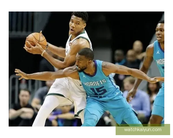 里程碑之夜克努佩尔超越肯巴沃克刷新黄蜂三分纪录